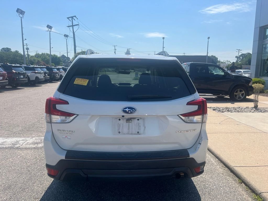 Used 2020 White Subaru Premium image 5