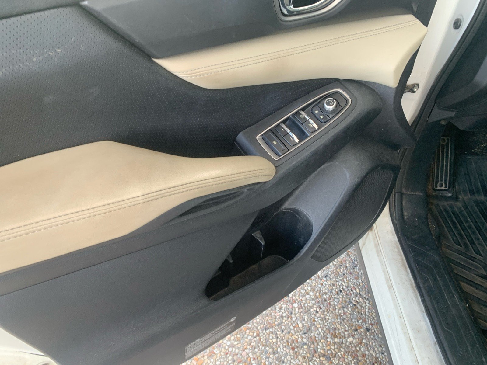 Used 2020 Crystal White Pearl Subaru Limited image 8