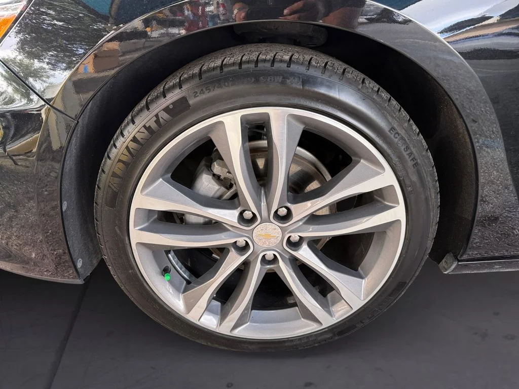 Used 2024 Black Chevrolet LT image 9