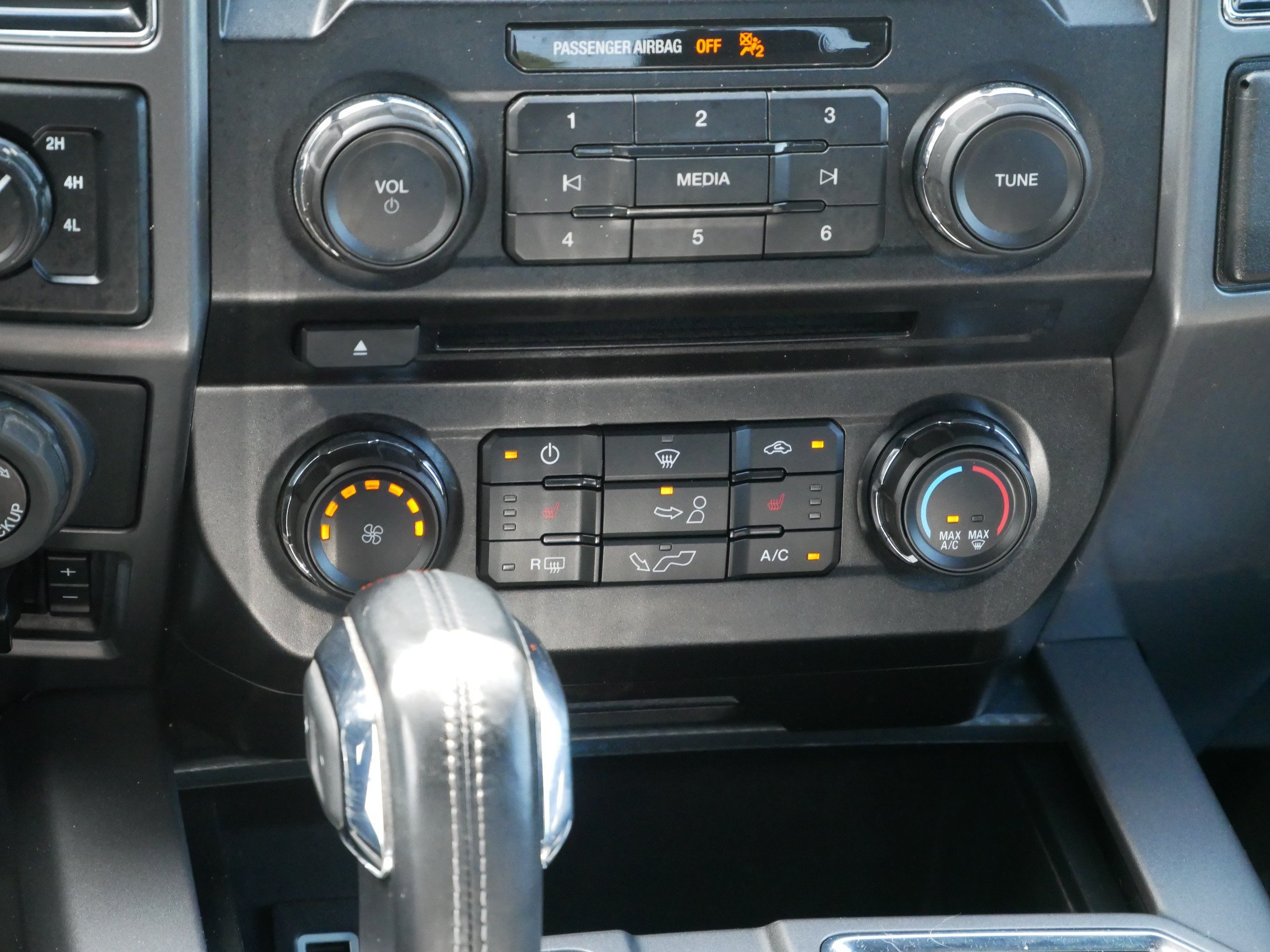 Used 2018 Gray Ford XLT image 15
