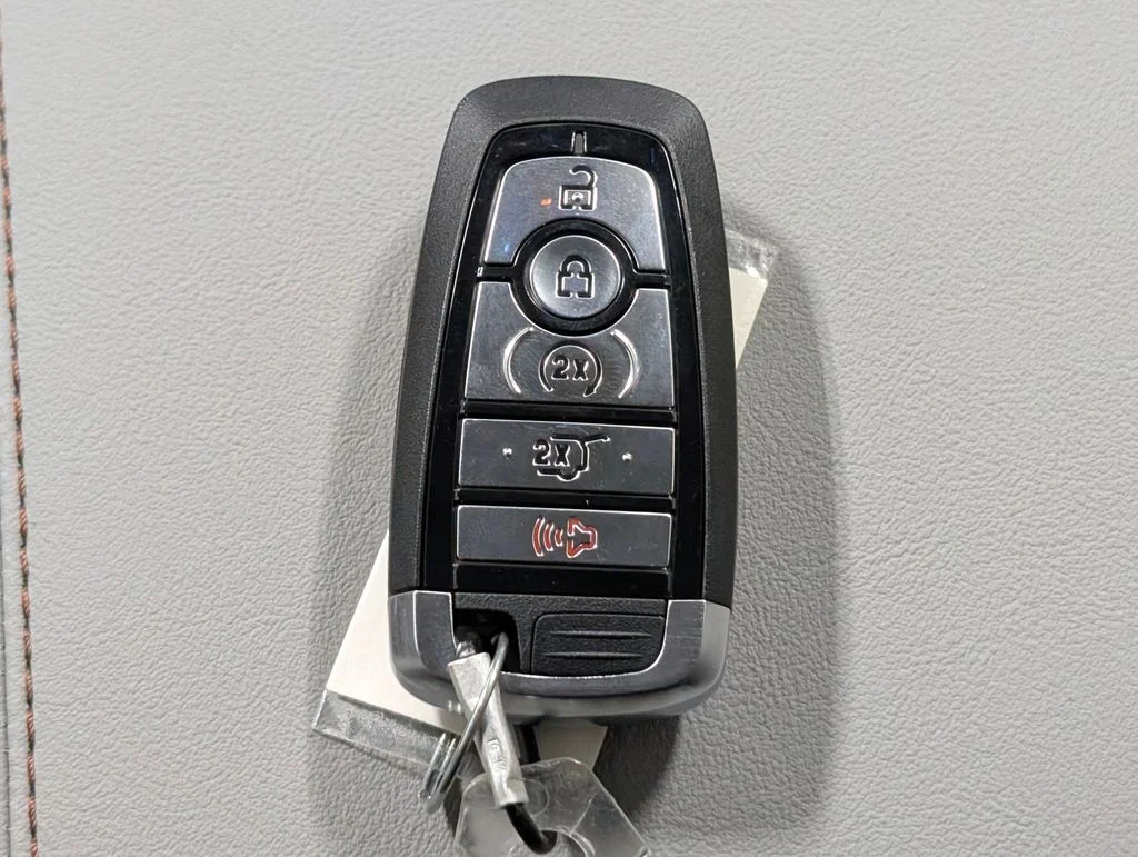 New 2026 Star White Metallic Tri-Coat Ford Active image 24