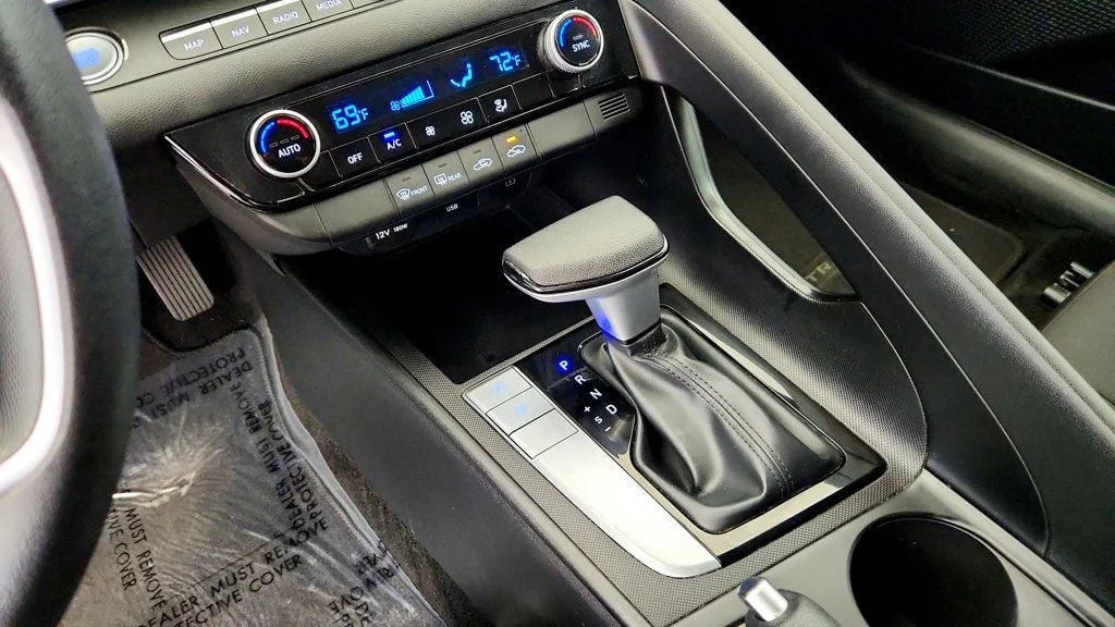 Used 2024 Amazon Gray Hyundai SEL IVT image 16
