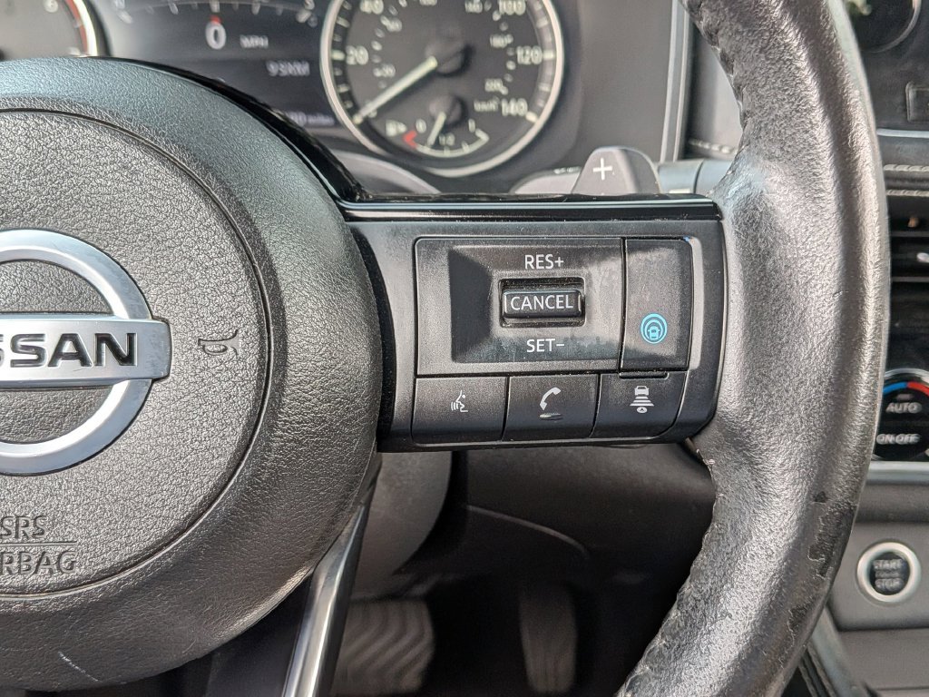 Used 2021 Orange Nissan SL image 21