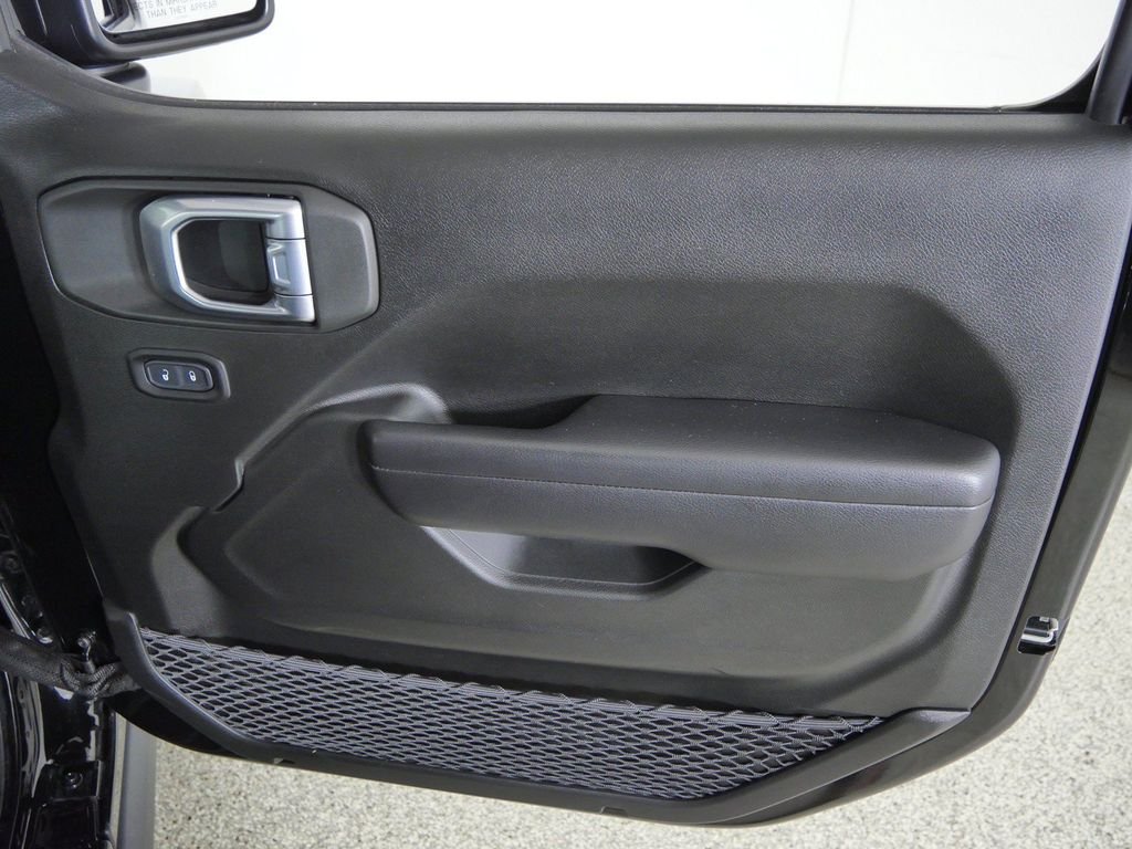 Used 2021 Black Jeep Willys image 18