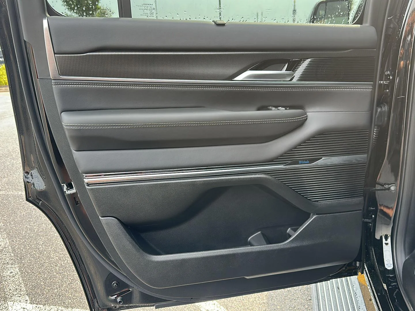 New 2026 High Gloss Black Jeep Summit Obsidian image 32