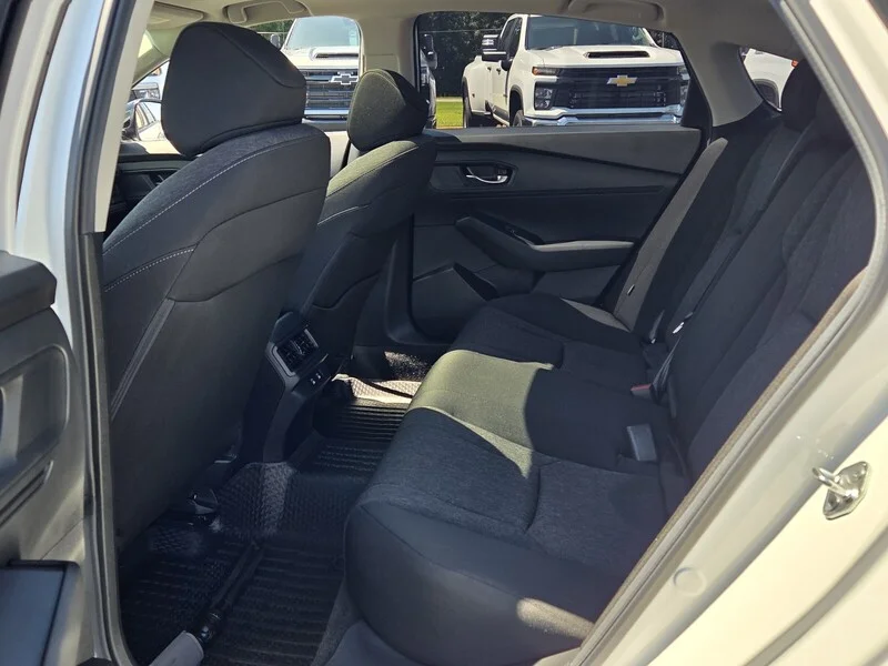Used 2025 Platinum White Pearl Honda SE image 6