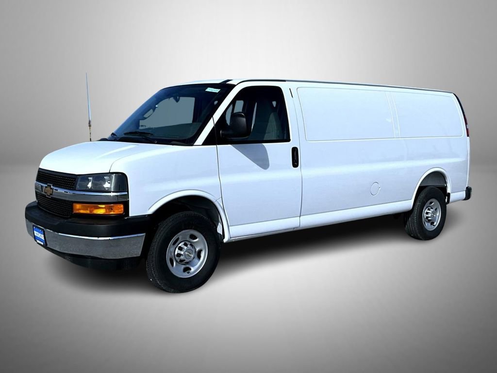 2026 Chevrolet Express 3500 Extended Work Van's photo