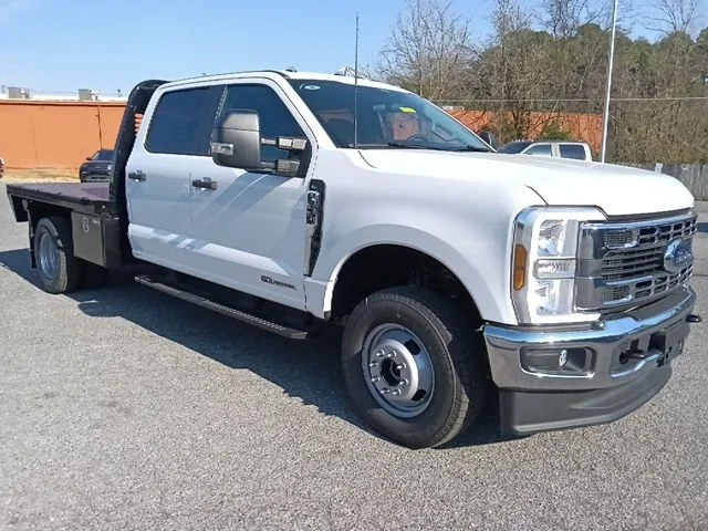 New 2026 Oxford White Ford F-350® XL image 1