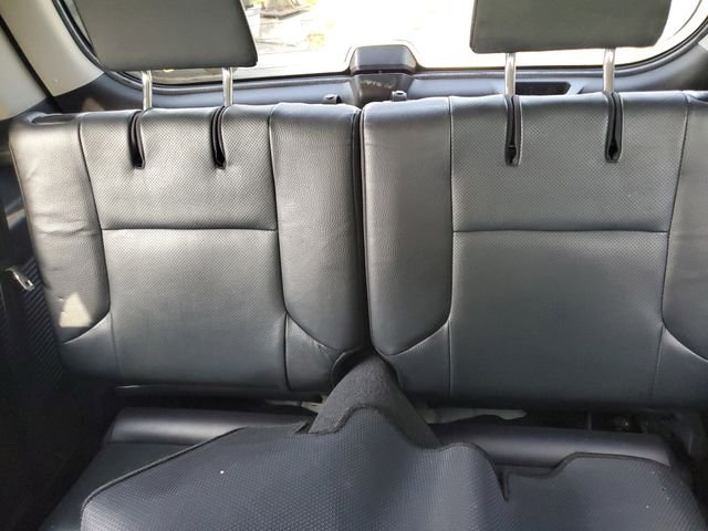 Used 2016 White Lexus 460 image 25