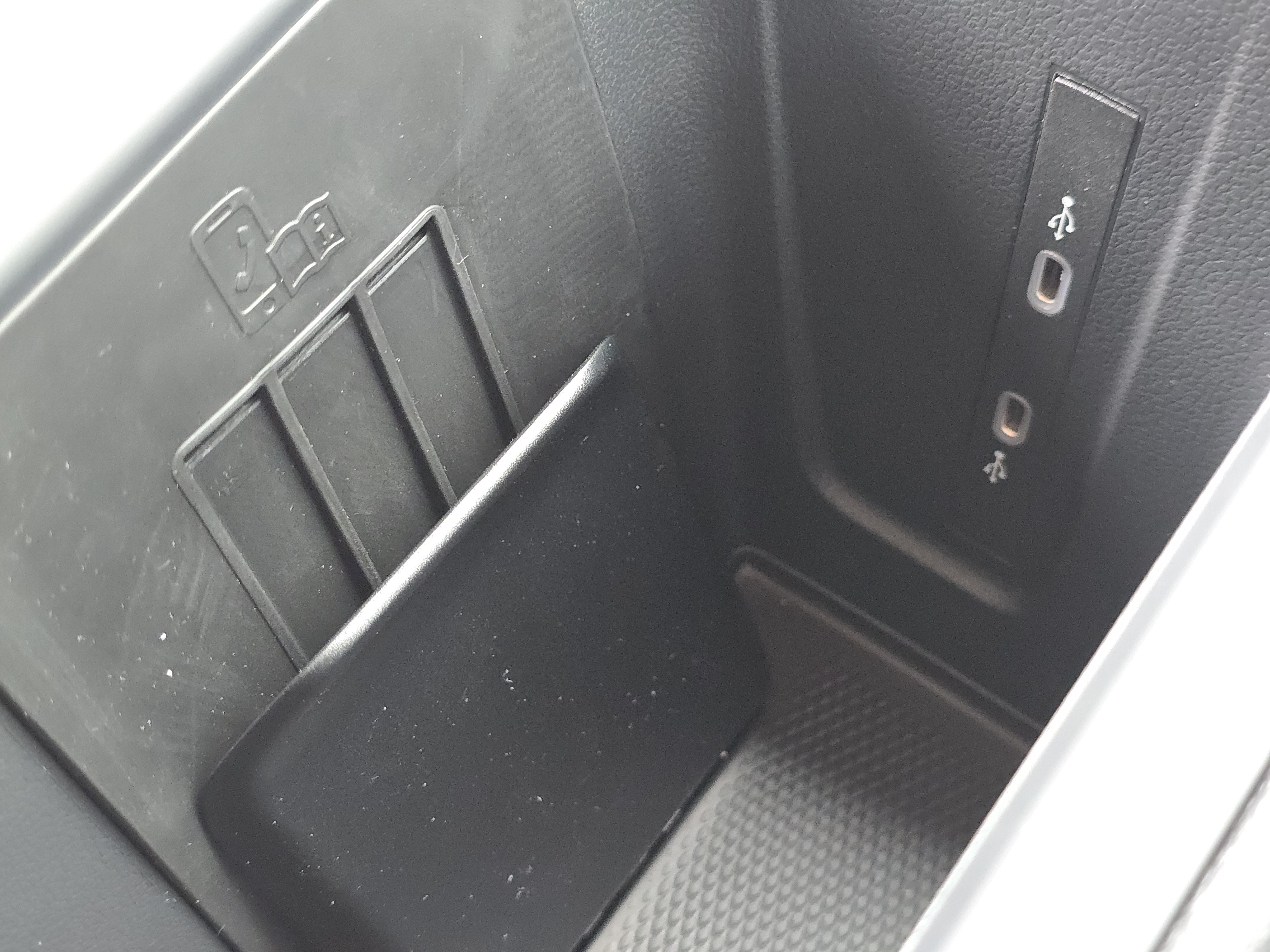 New 2026 Sandstone w/Deep Black Roof Volkswagen SE R-Line Black image 13