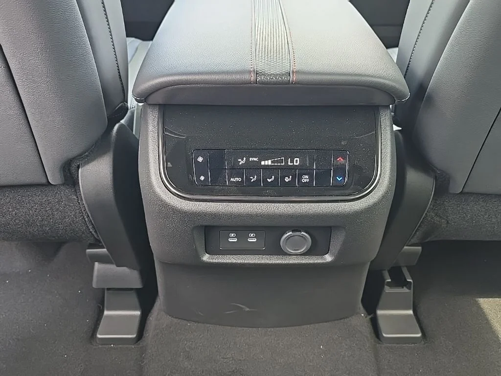 2025 Nissan Armada PRO-4X - Photo 23
