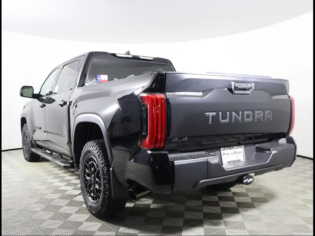 2026 Toyota Tundra SR5 - Photo 4