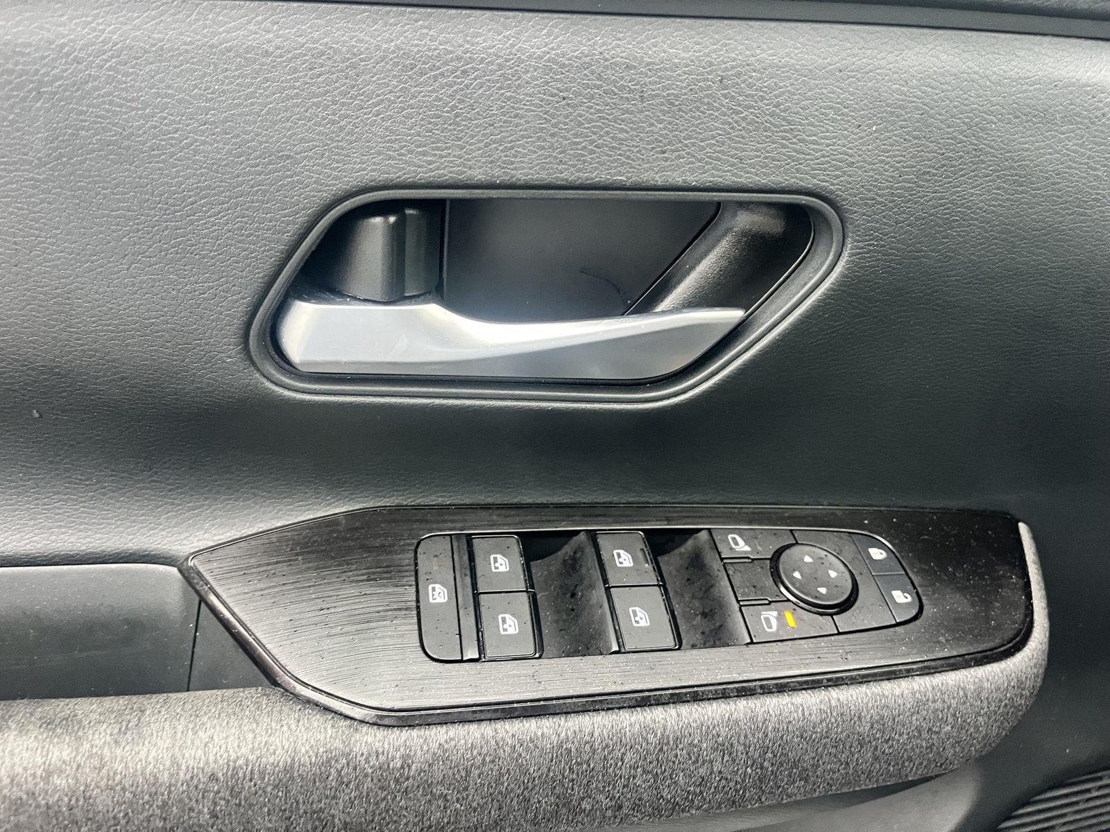 Used 2025 Fresh Powder Nissan SV image 22