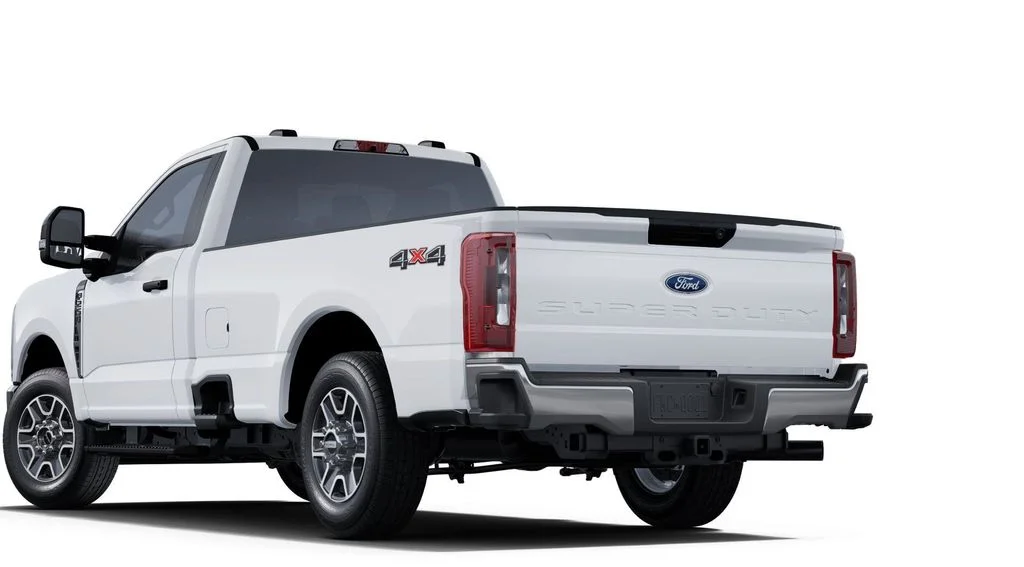 New 2025 White Ford XLT image 2
