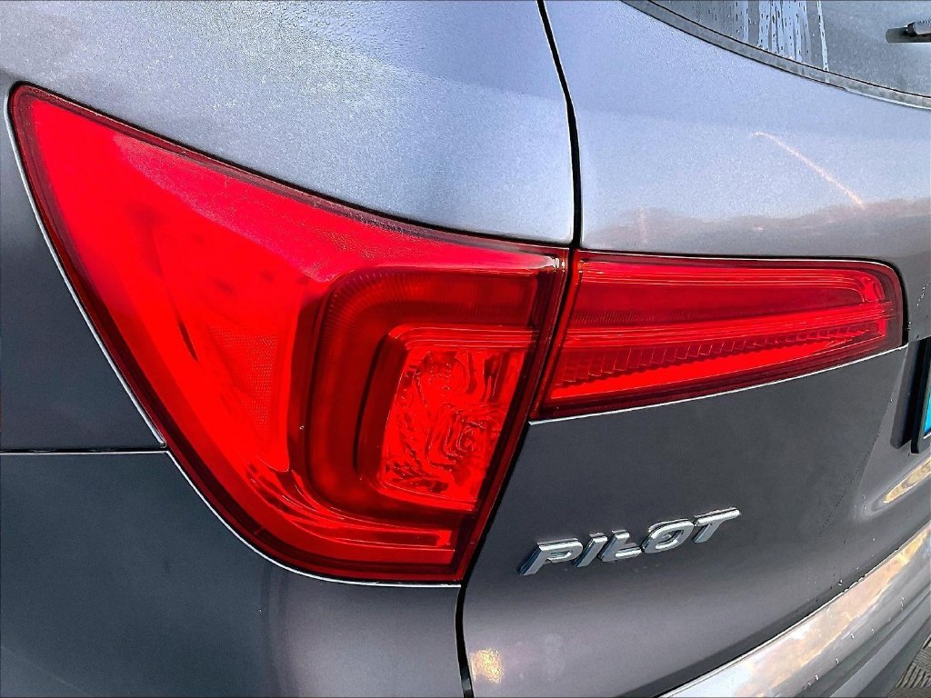 Used 2018 Gray Honda LX image 34
