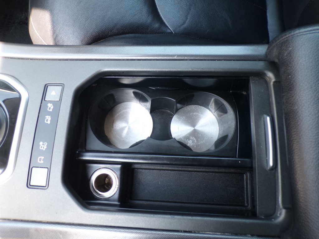 Used 2018 Fuji White Land Rover SE image 19