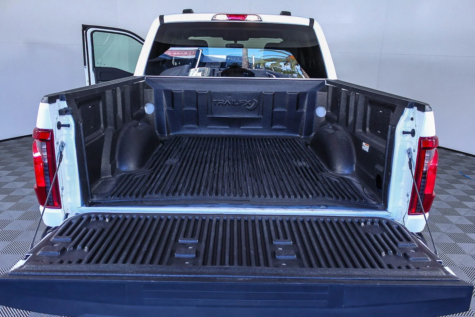 Used 2025 White Ford XLT image 26
