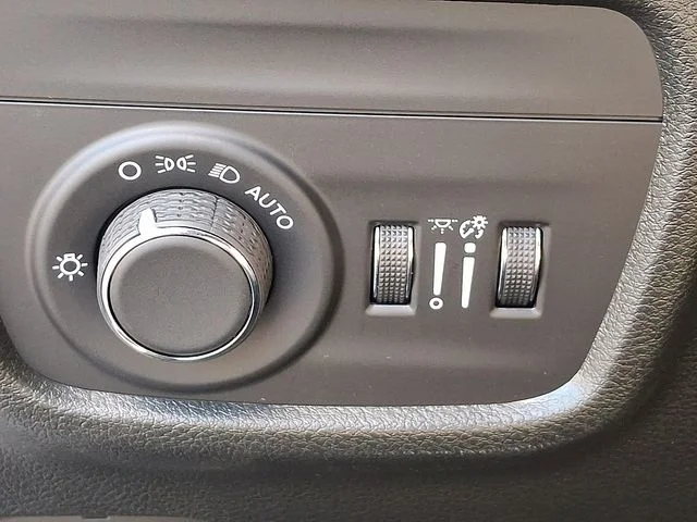 New 2025 White Jeep Laredo X image 18