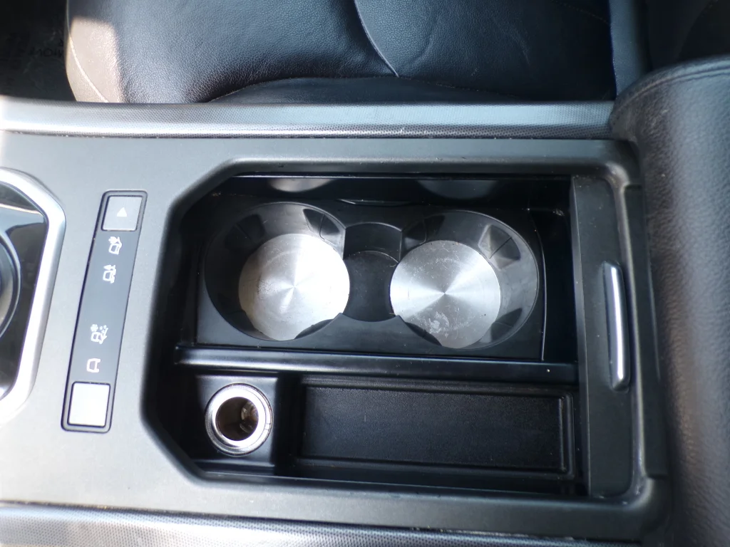 Used 2018 Fuji White Land Rover SE image 19