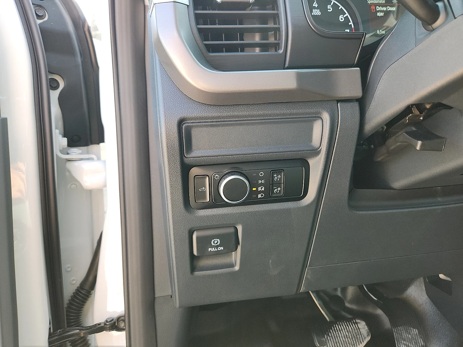 New 2026 Oxford White Ford XL image 16