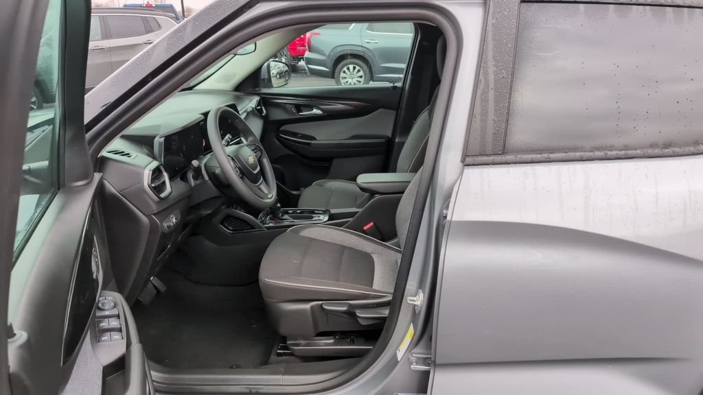 Used 2025 Gray Chevrolet LT image 13