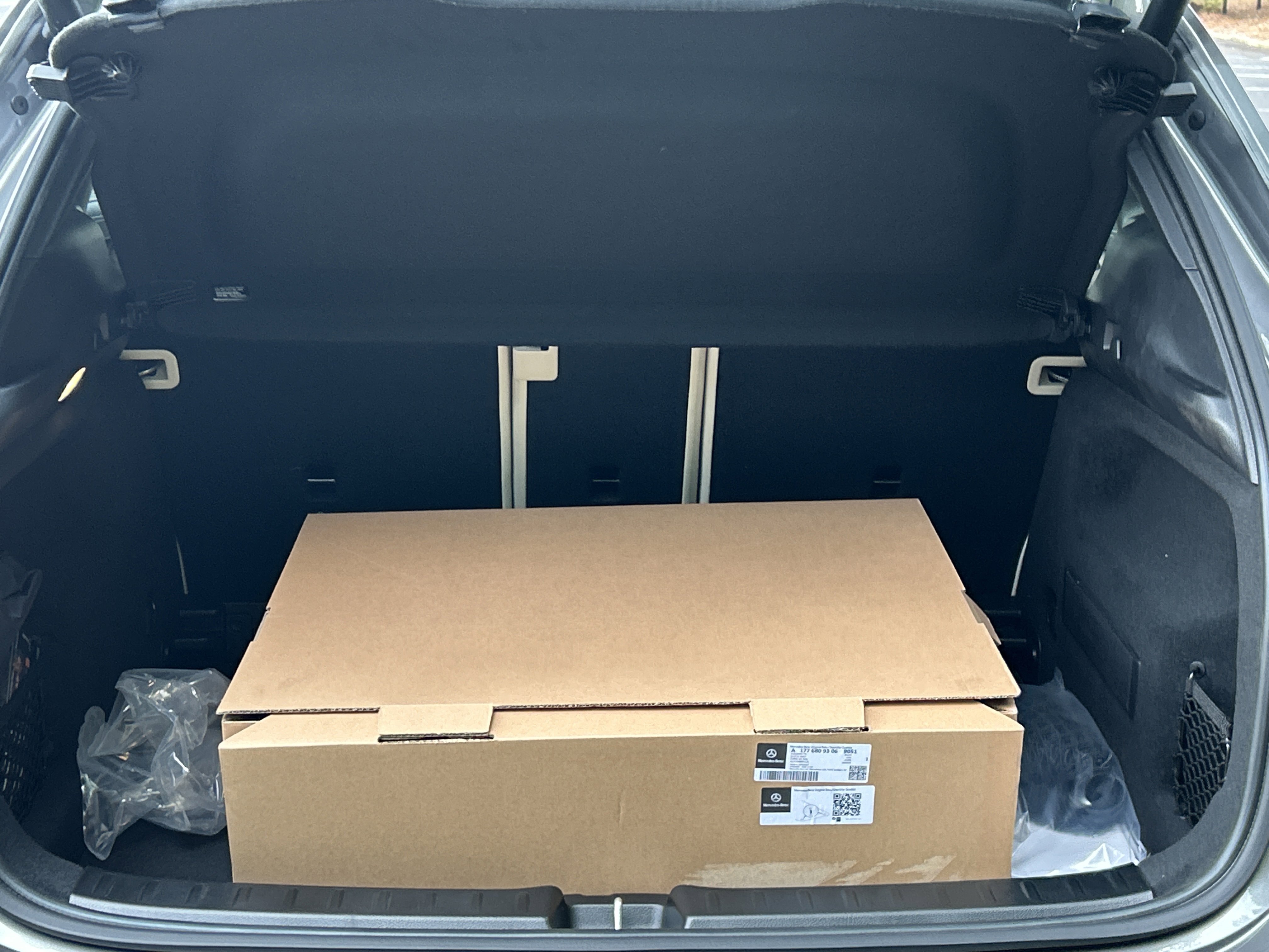 New 2026 Mountain Grey Metallic Mercedes-Benz GLA 250 SUV image 9