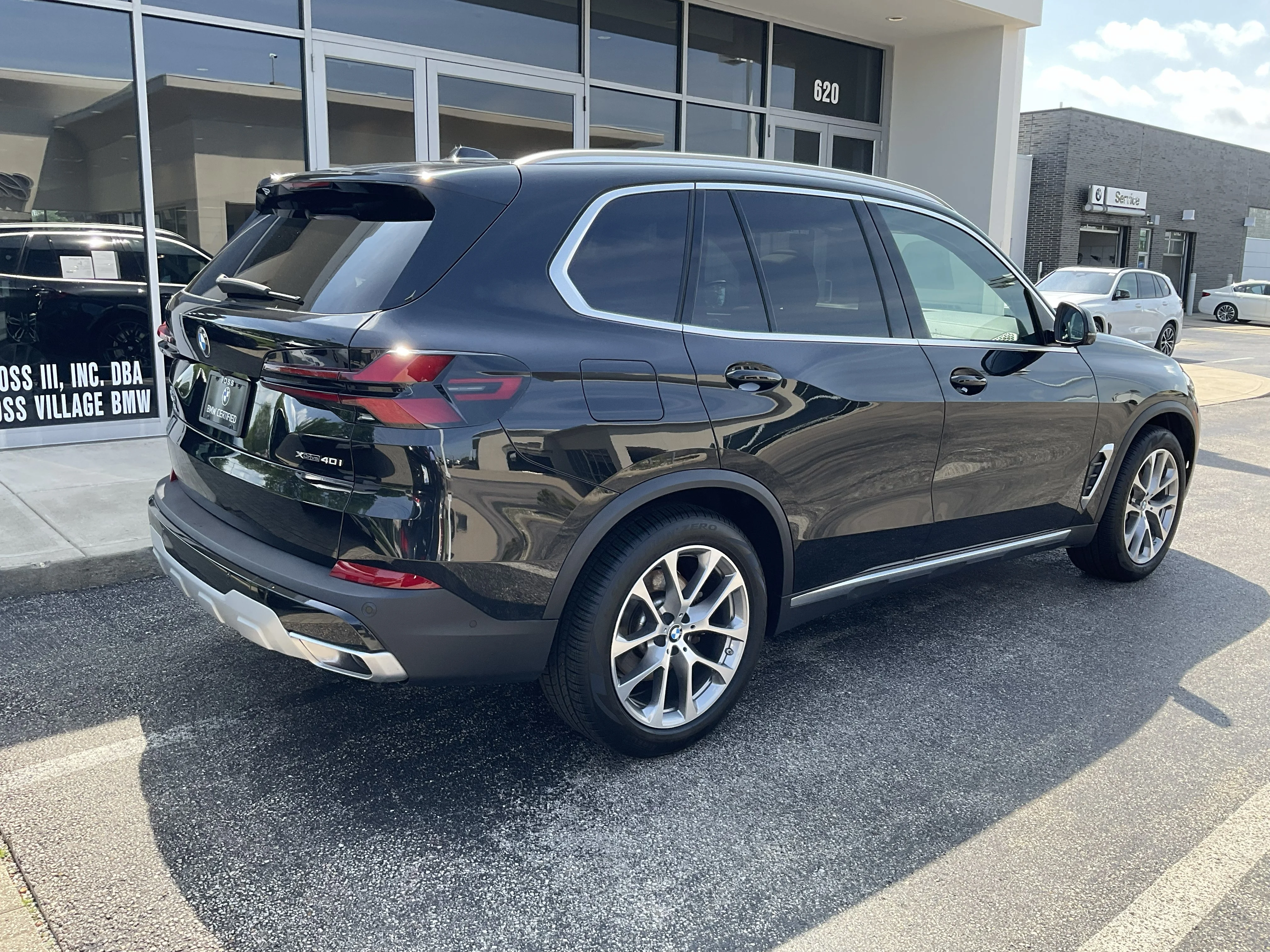 Certified Used 2024 Black Sapphire Metallic BMW xDrive40i image 9