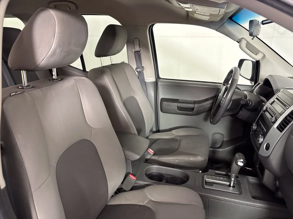 Used 2014 Blue Nissan X image 17
