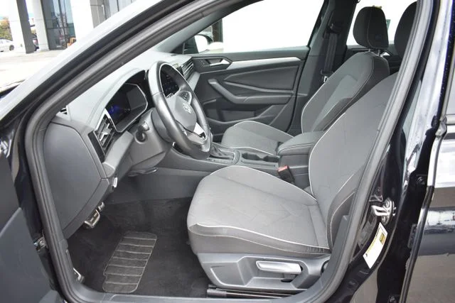 Used 2025 Black Volkswagen 1.5T Sport image 11