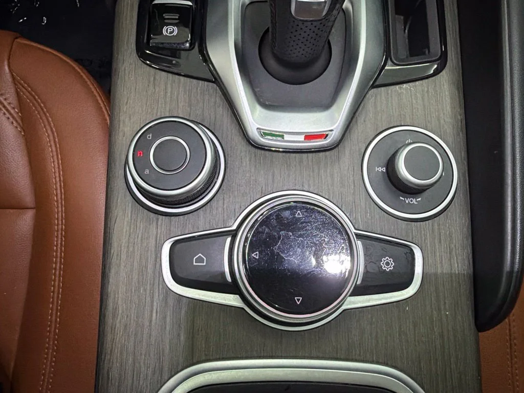 Used 2023 White Alfa Romeo Ti image 20
