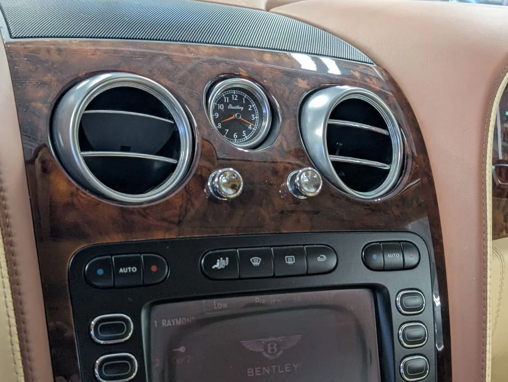 Used 2008 White Bentley Base image 23