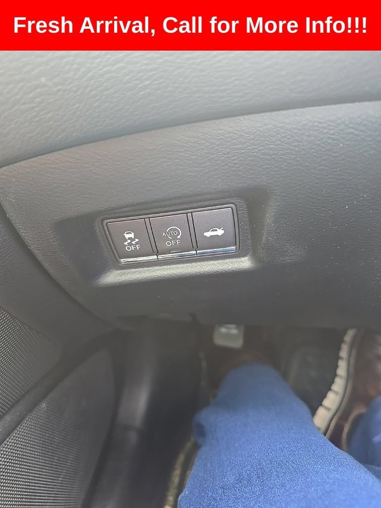Used 2016 Red INFINITI 2.0t Base image 12