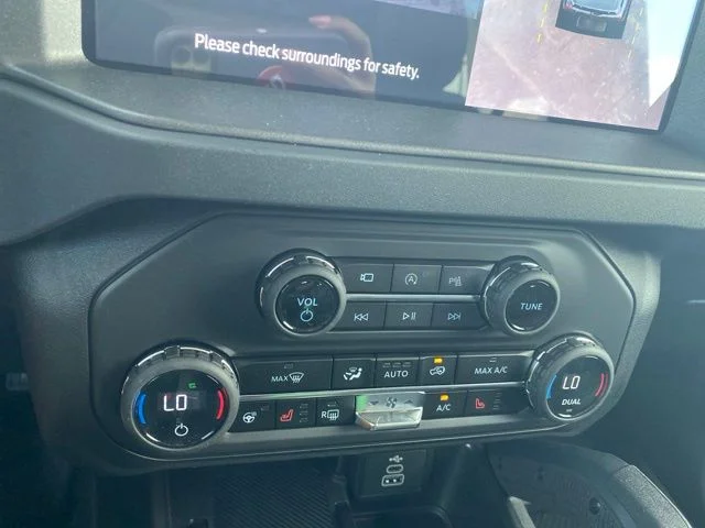 New 2026 Avalanche Gray Ford Badlands® image 26