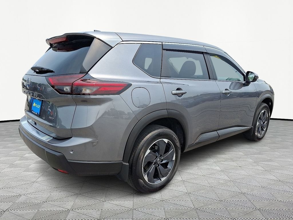 Used 2025 Gray Nissan SV image 7
