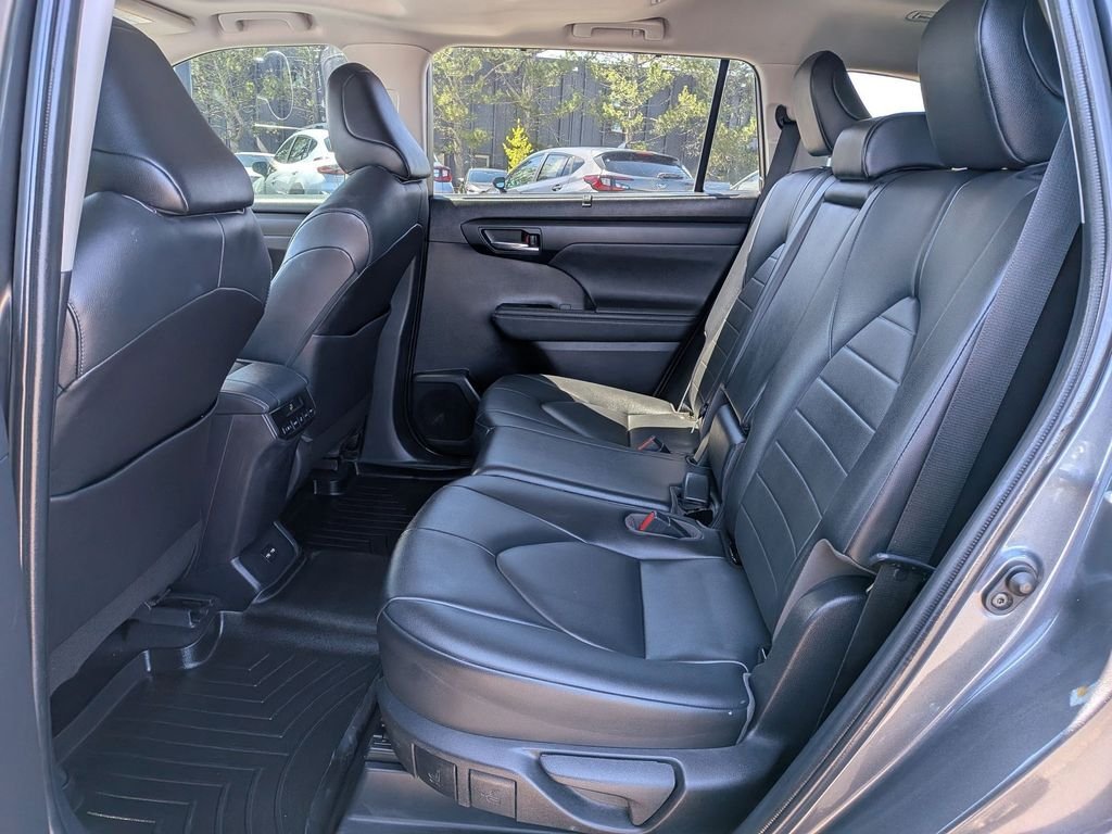 Used 2020 Magnetic Gray Metallic Toyota XLE image 20
