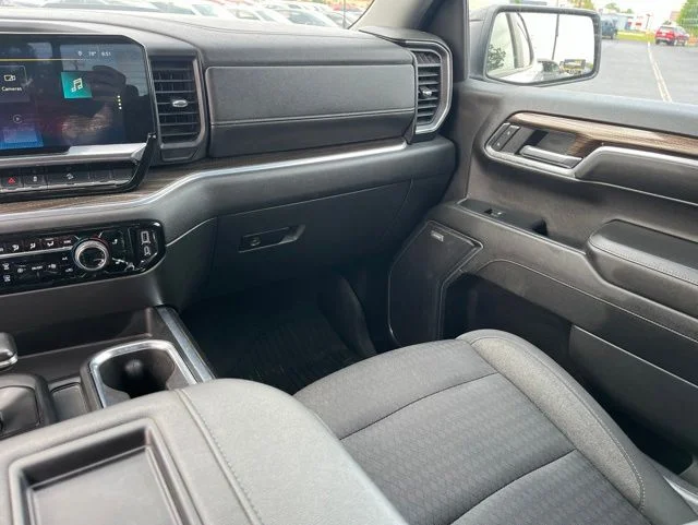 Used 2022 White Chevrolet LT Trail Boss image 16