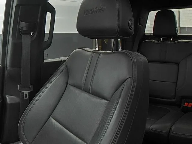 Used 2023 Black Chevrolet High Country image 39
