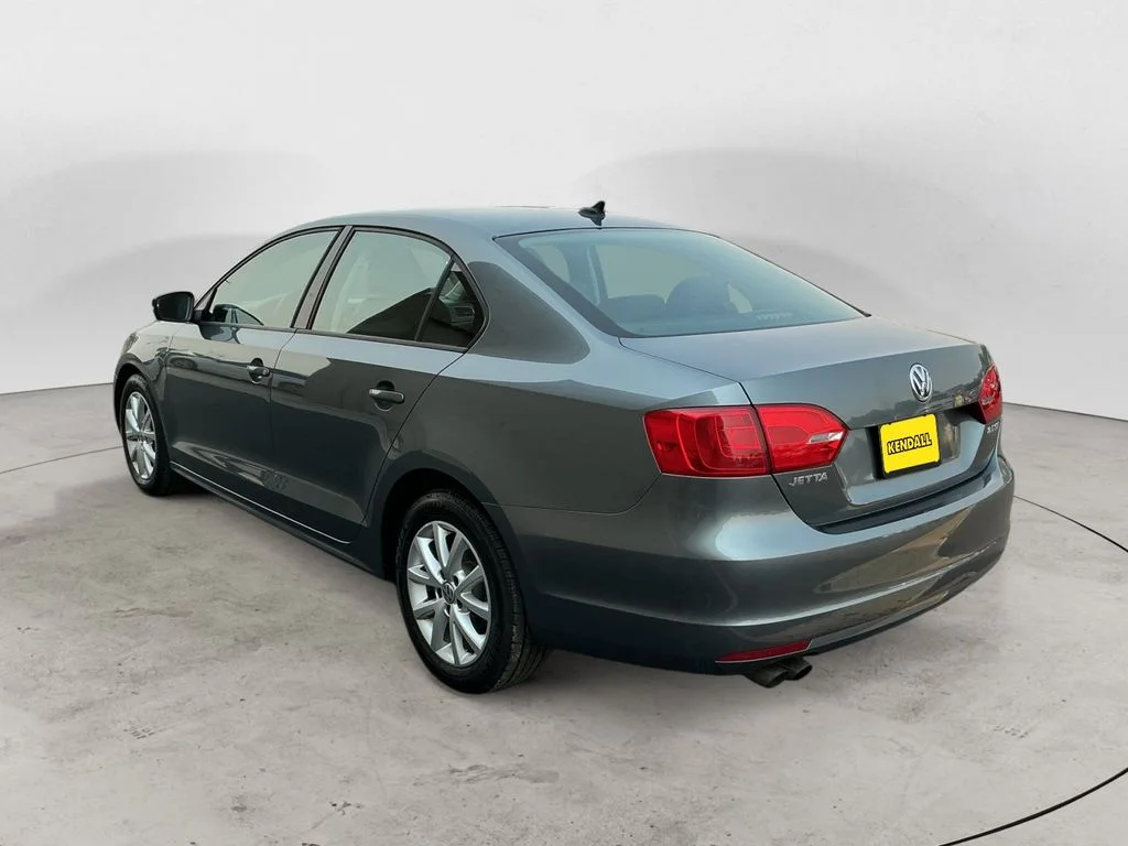 Used 2012 Gray Volkswagen 2.5L SE image 7