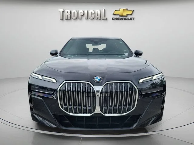 Used 2025 Black BMW 740i image 8