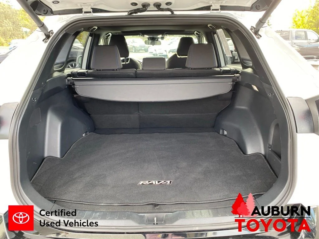 Used 2025 Ice Cap Toyota SE image 13