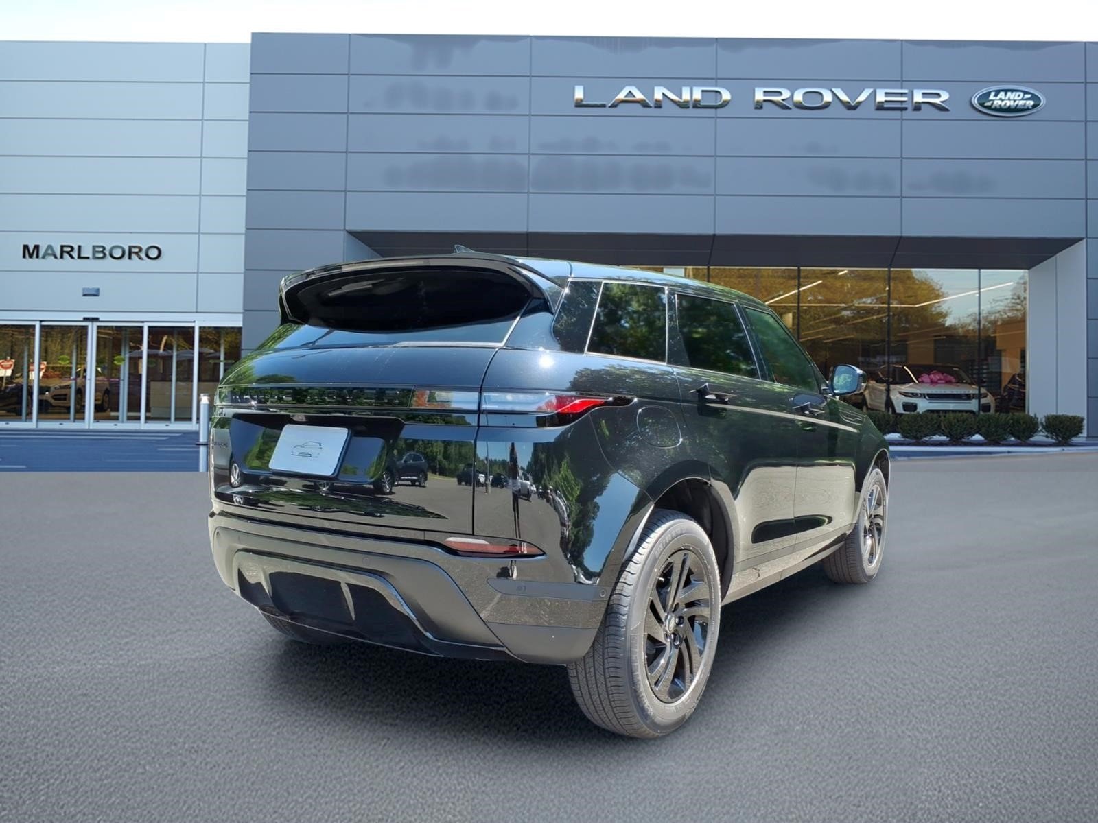 New 2026 Santorini Black Land Rover S image 2