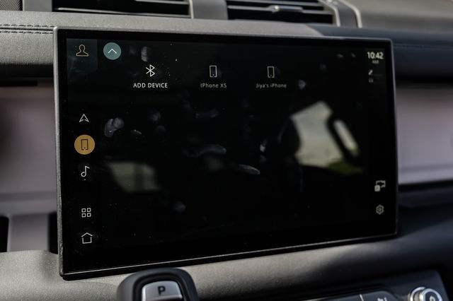 2025 Land Rover Defender X-Dynamic SE - Photo 39