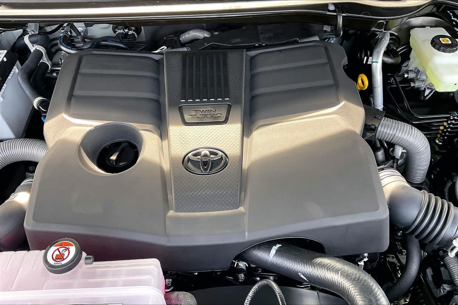 2026 Toyota Tundra Platinum - Photo 17