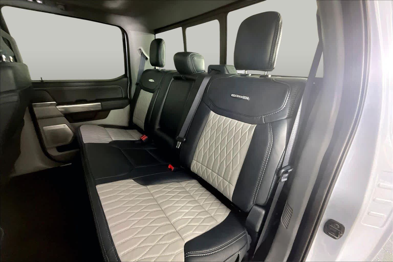 Used 2024 Glacier Gray Metallic Tri-Coat Ford Limited image 18