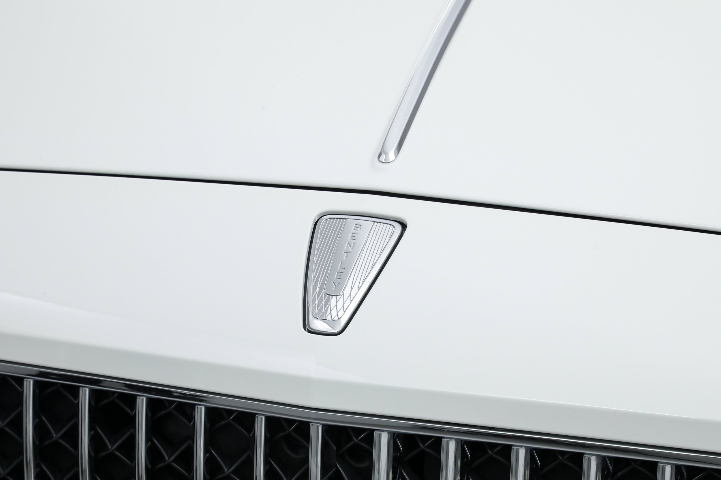 Used 2022 White Bentley  image 10