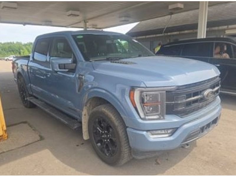 Used 2023 BLUE Ford Platinum image 3