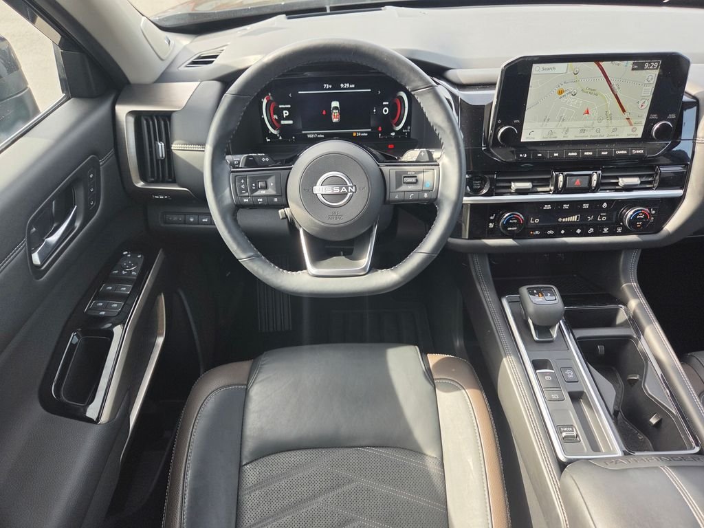 Used 2025 Black Nissan Platinum image 25