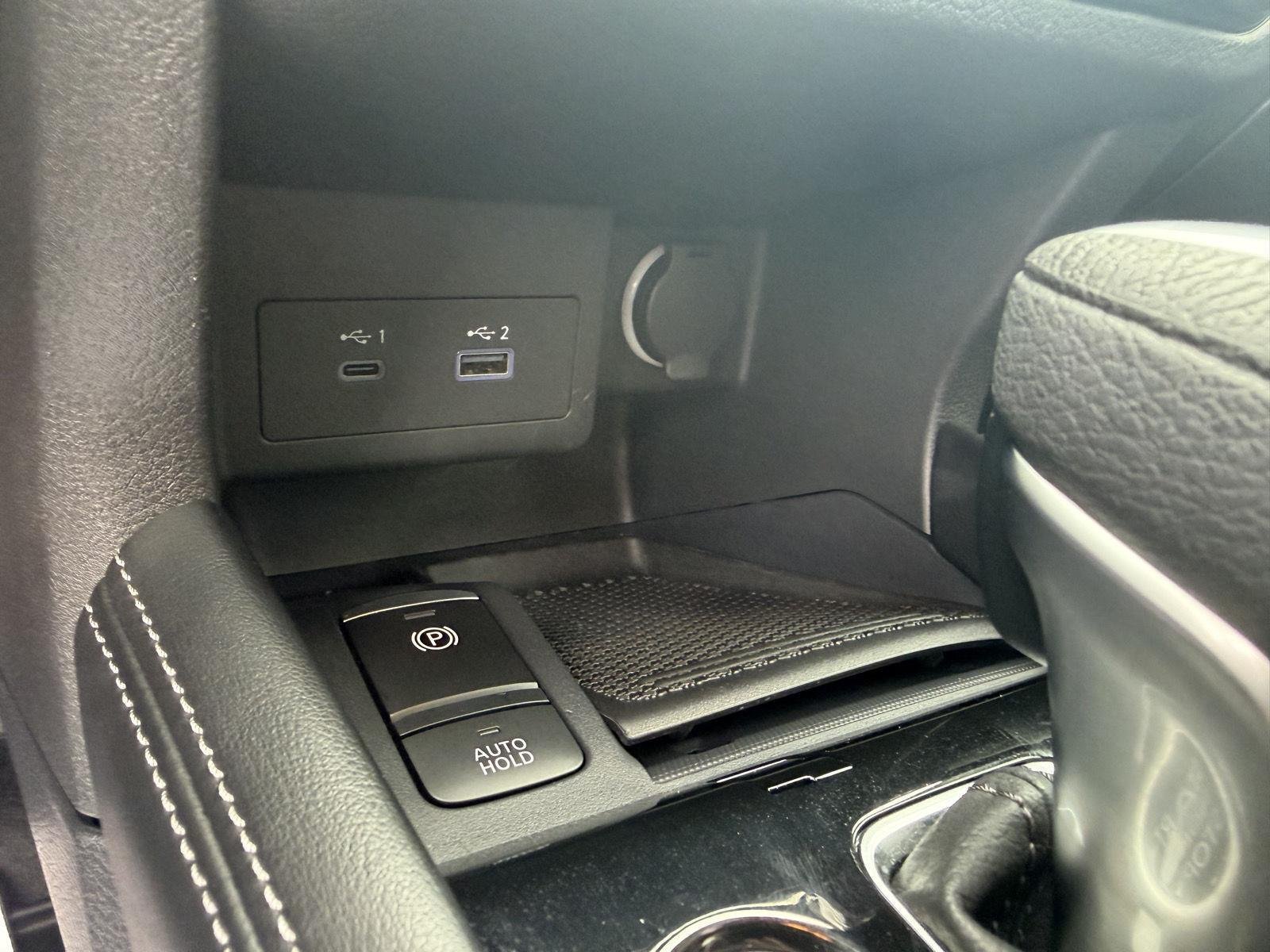 Used 2024 Super Black Nissan SR image 21