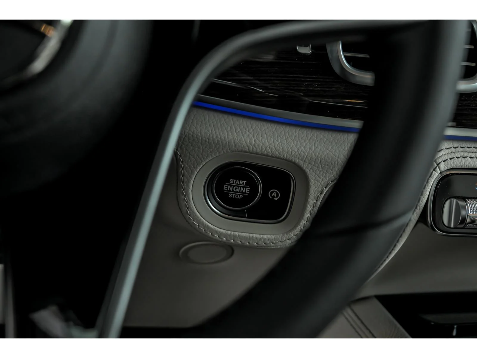 New 2026 Selenite Grey Metallic Mercedes-Benz GLE 450 image 13