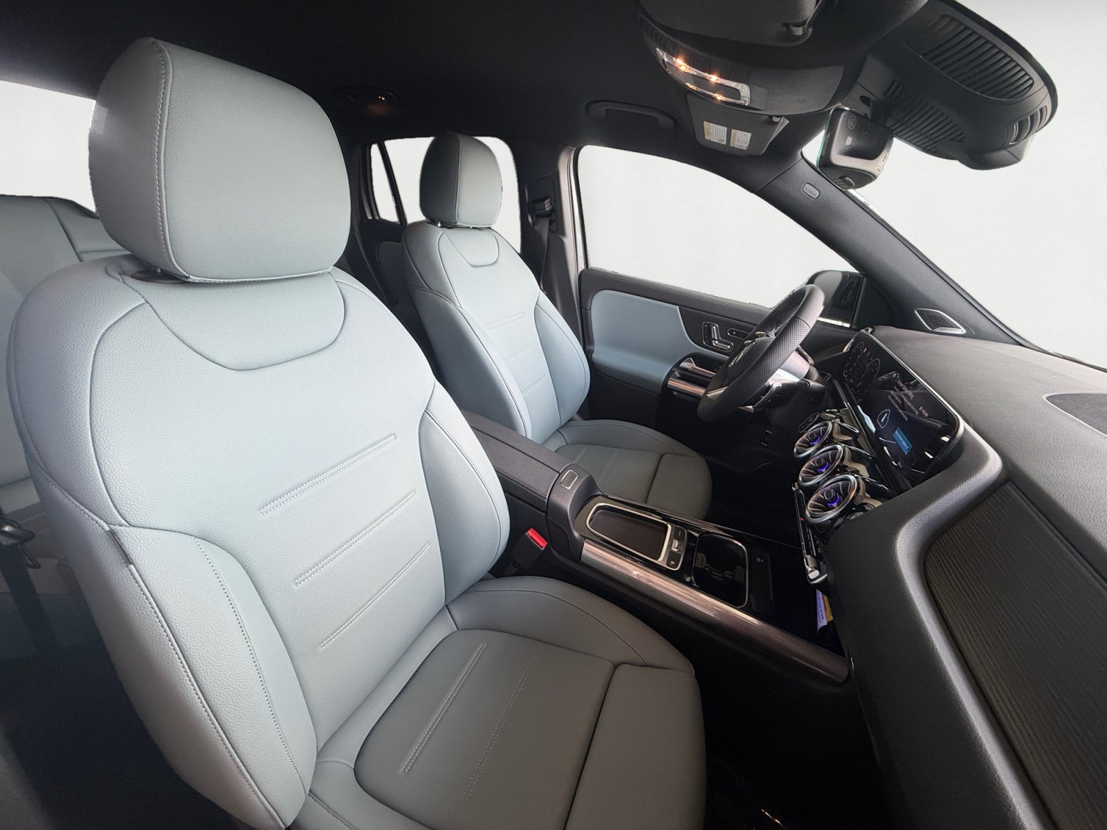 New 2026 Mountain Grey Metallic Mercedes-Benz GLA 250 image 15